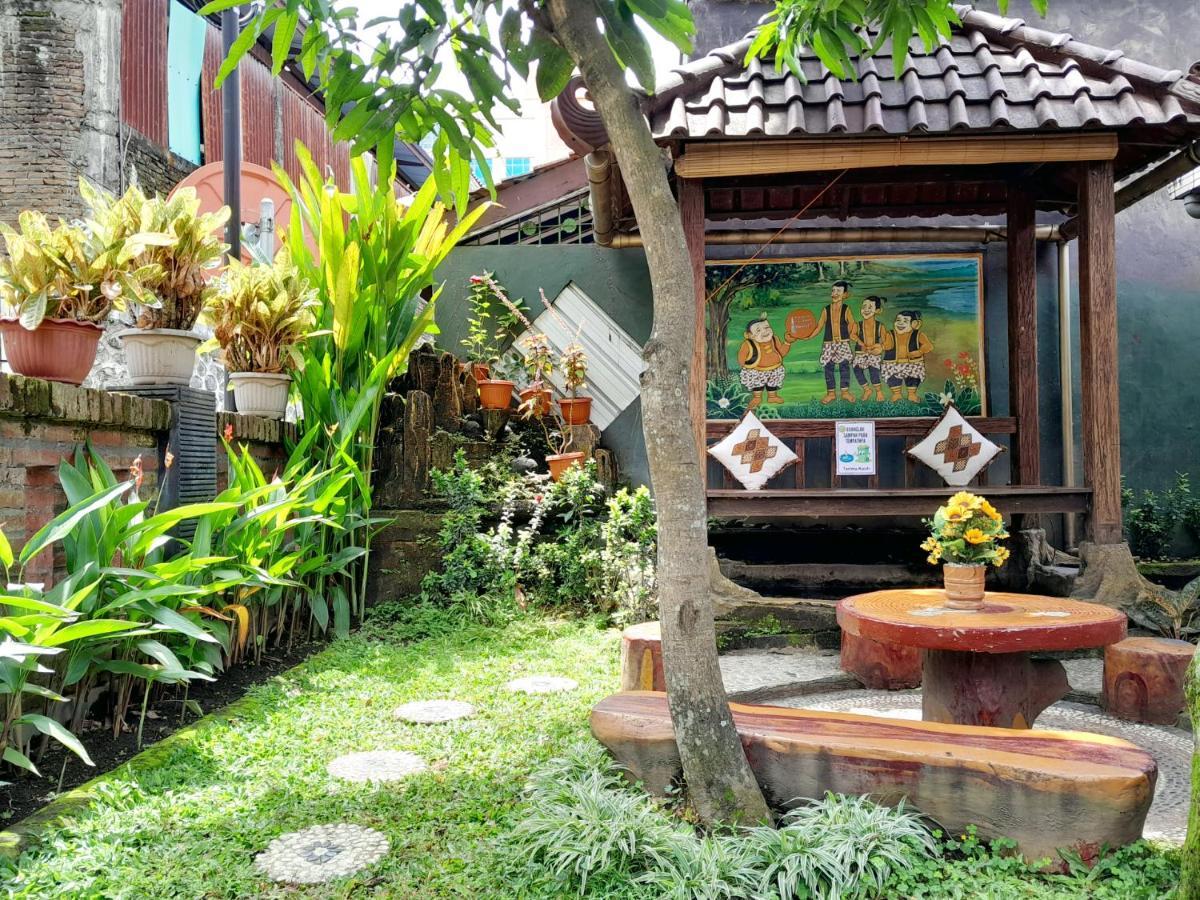 Ngampilan Backpacker Hostel Yogyakarta Dış mekan fotoğraf